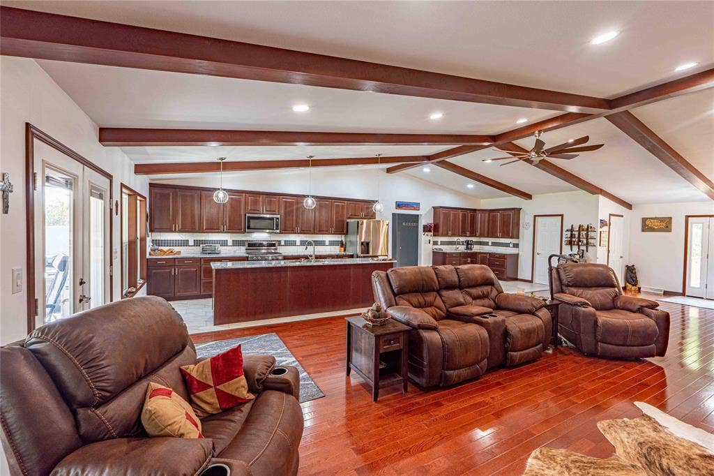211 E Bay Drive, Bridgeport, TX 76426