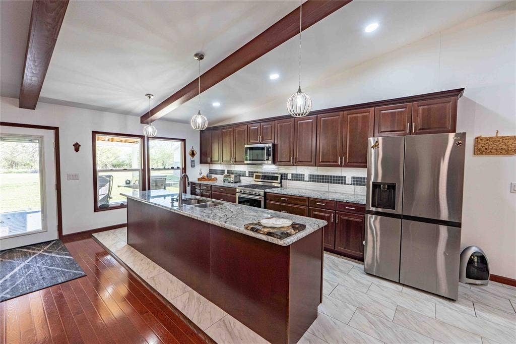 211 E Bay Drive, Bridgeport, TX 76426