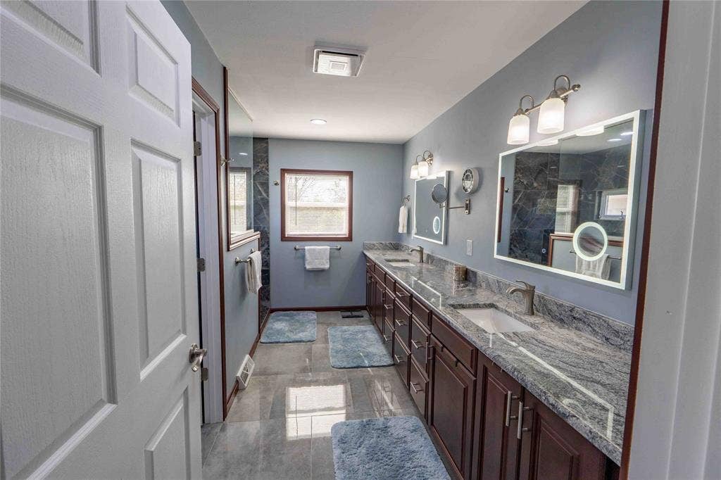 211 E Bay Drive, Bridgeport, TX 76426