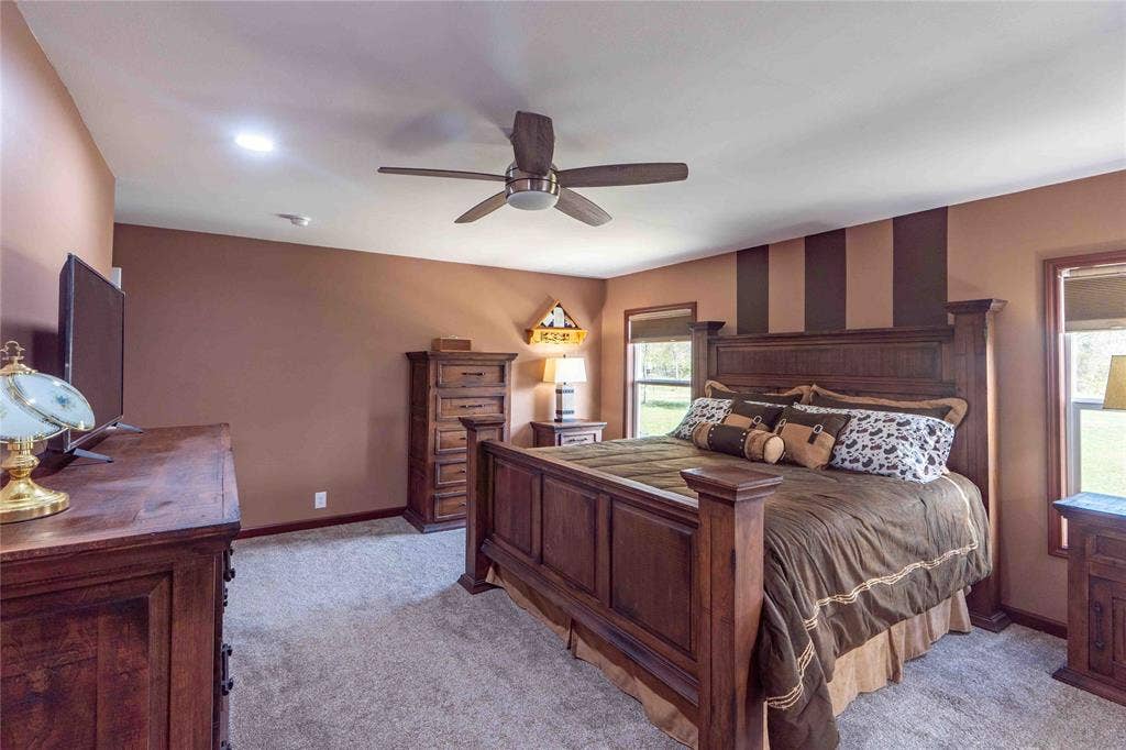 211 E Bay Drive, Bridgeport, TX 76426