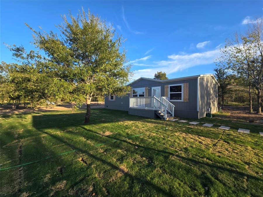 Property photo for 1922 County Road NW, Talco, TX