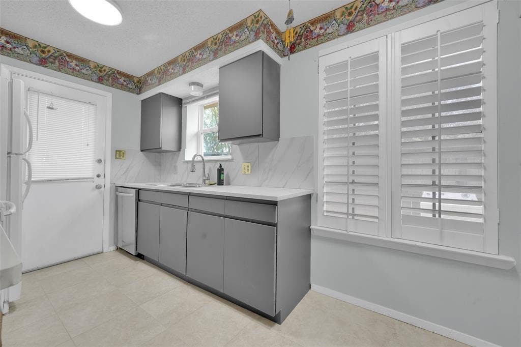 2111 E Belt Line Road, Richardson, TX 75081