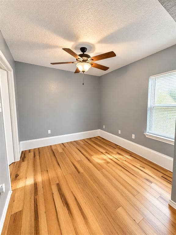 1032 W Oak Street, Weatherford, TX 76086