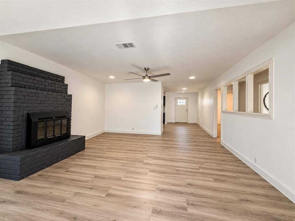 1032 W Oak Street, Weatherford, TX 76086