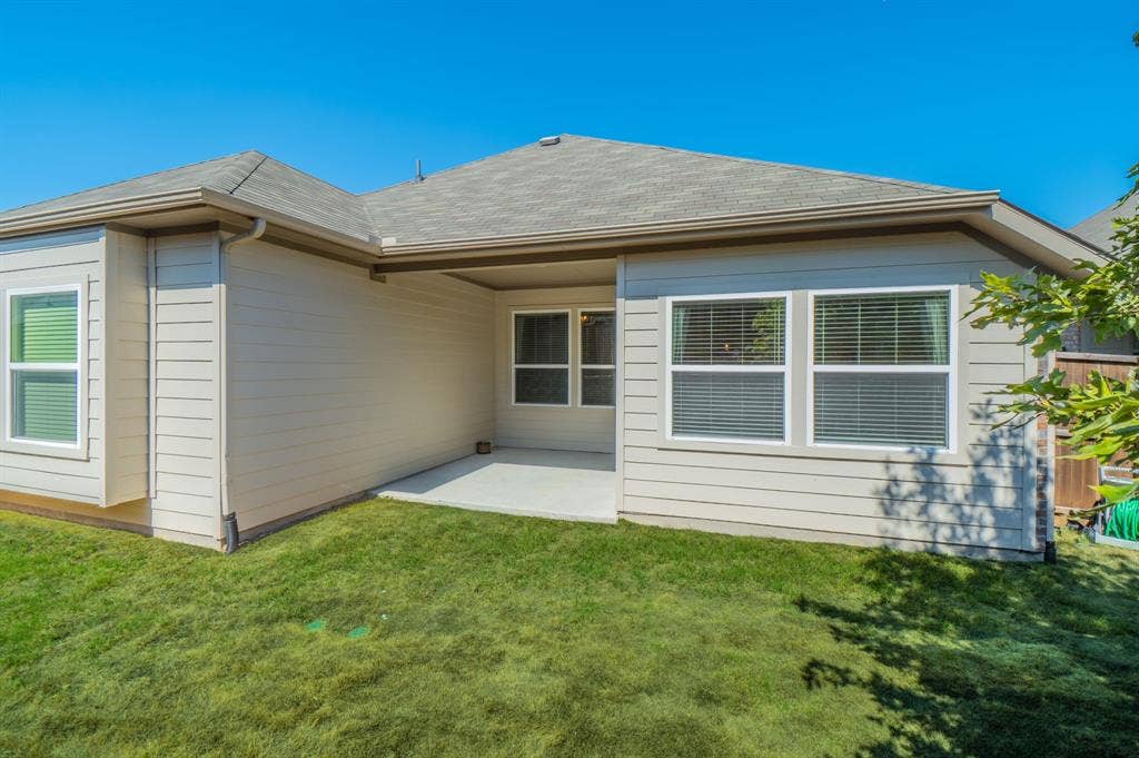 260 Tallgrass Drive, Lavon, TX 75166