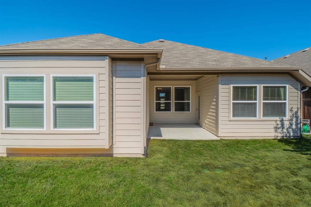 260 Tallgrass Drive, Lavon, TX 75166