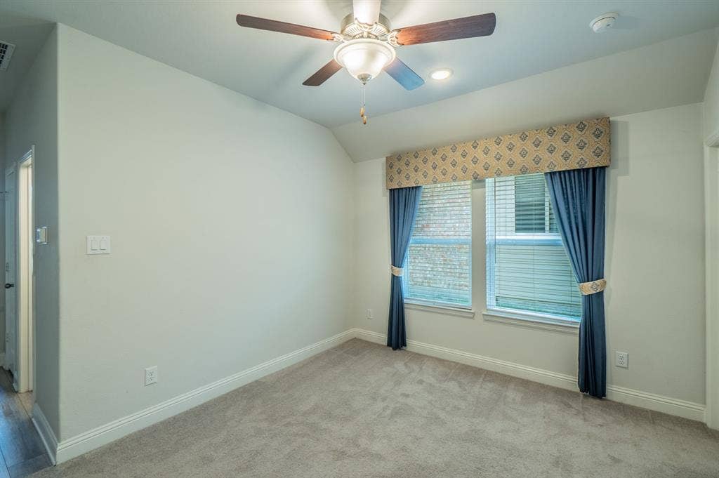 260 Tallgrass Drive, Lavon, TX 75166