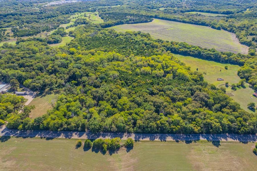 Property photo for 660 W Beltline Road, Lancaster, TX