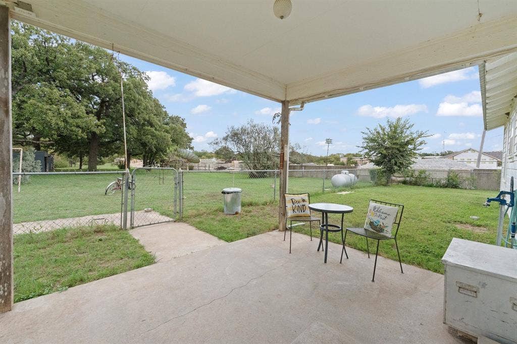 3320 B N Main Street, Cleburne, TX 76033