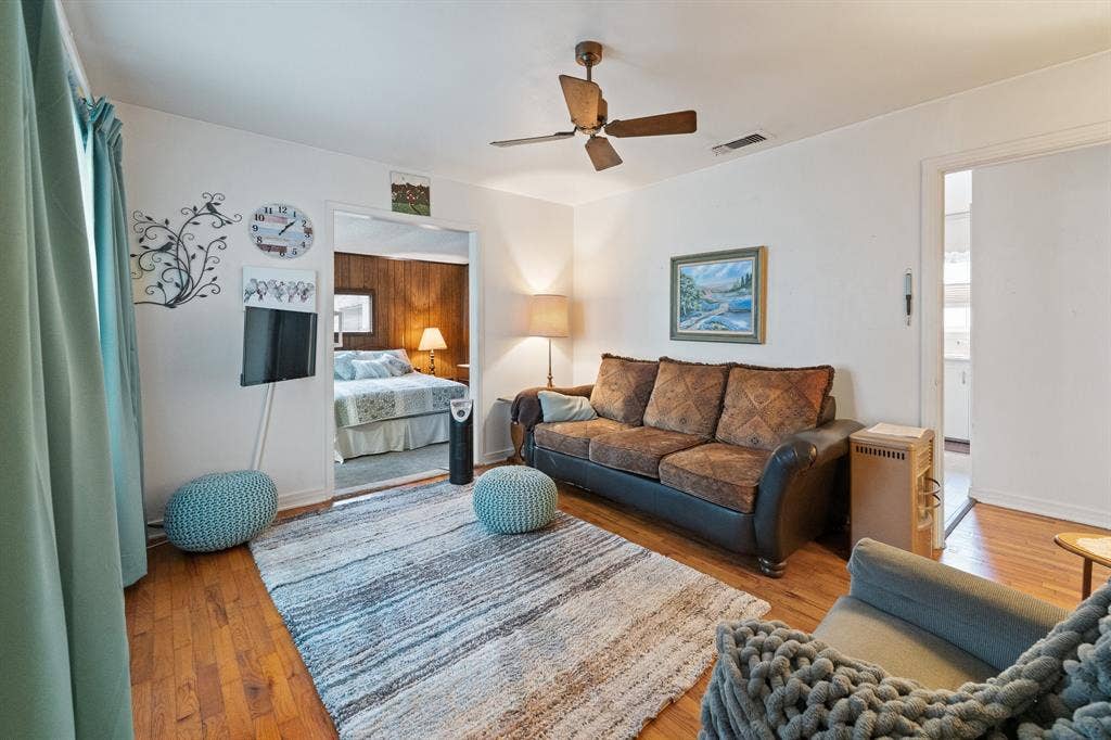 3320 B N Main Street, Cleburne, TX 76033