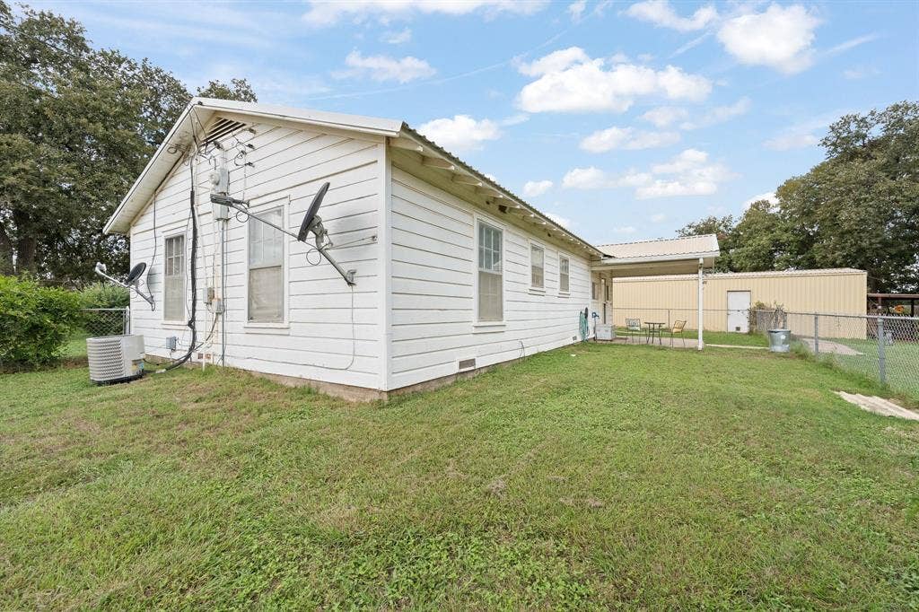 3320 B N Main Street, Cleburne, TX 76033