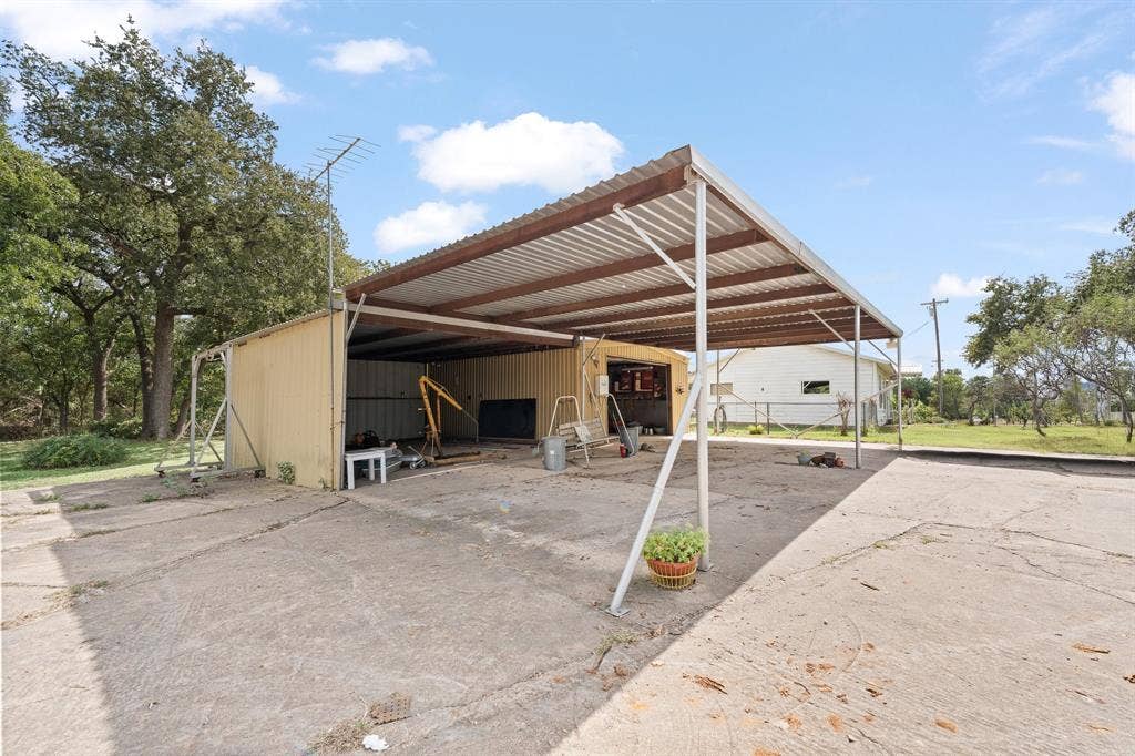 3320 B N Main Street, Cleburne, TX 76033