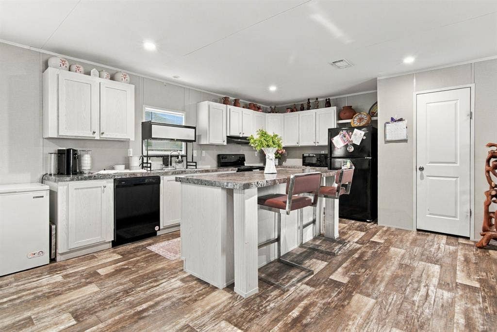 138 Kelly Court, Azle, TX 76020 138 Kelly Court, Azle, TX 76020