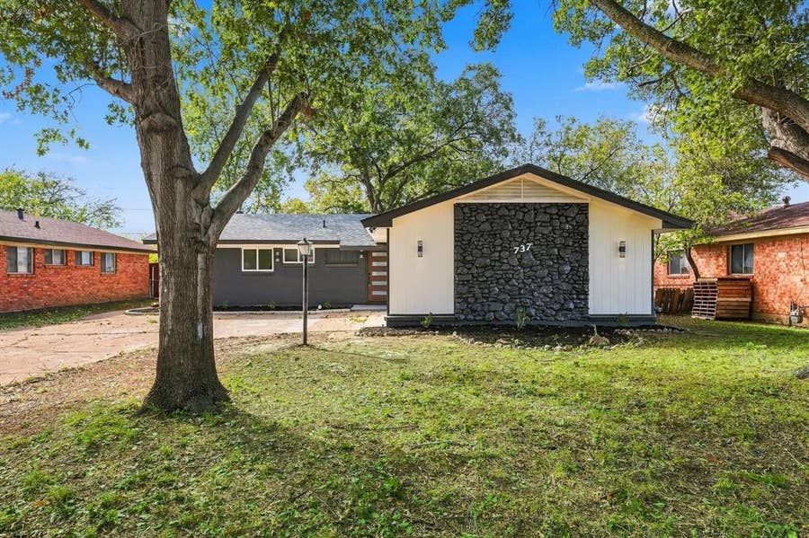 Property photo for 737 Blueberry Lane, Grand Prairie, TX