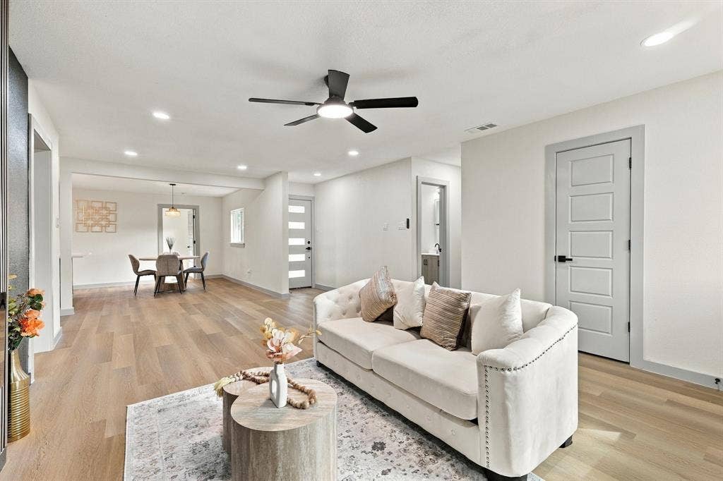 737 Blueberry Lane, Grand Prairie, TX 75052