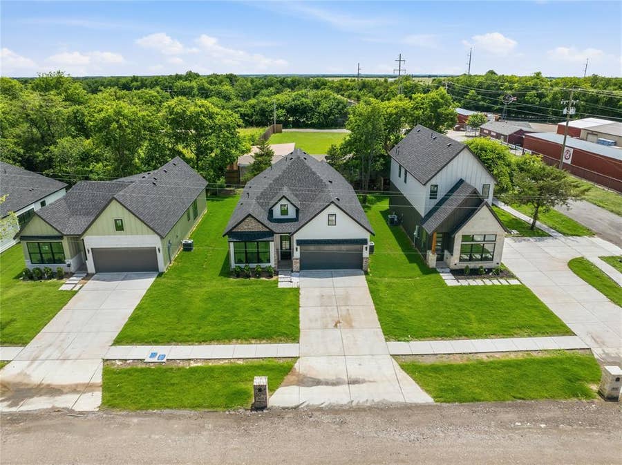 Property photo for 301 E Locust Street, Leonard, TX