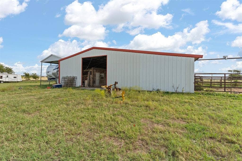 9301 Cr-1127, Godley, TX 76044 9301 Cr-1127, Godley, TX 76044