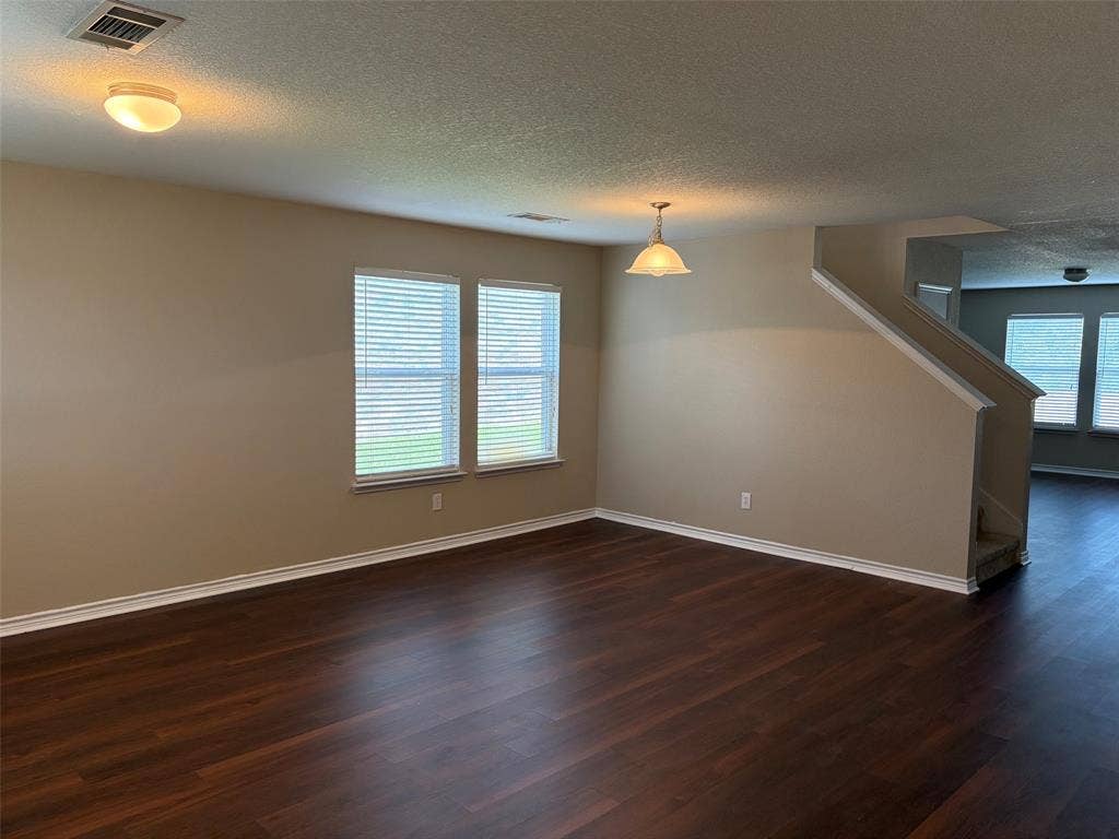 7961 Meadow Spring Lane, Fort Worth, TX 76120