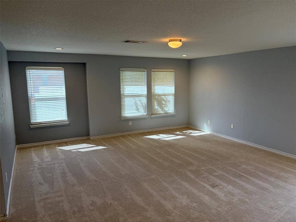 7961 Meadow Spring Lane, Fort Worth, TX 76120