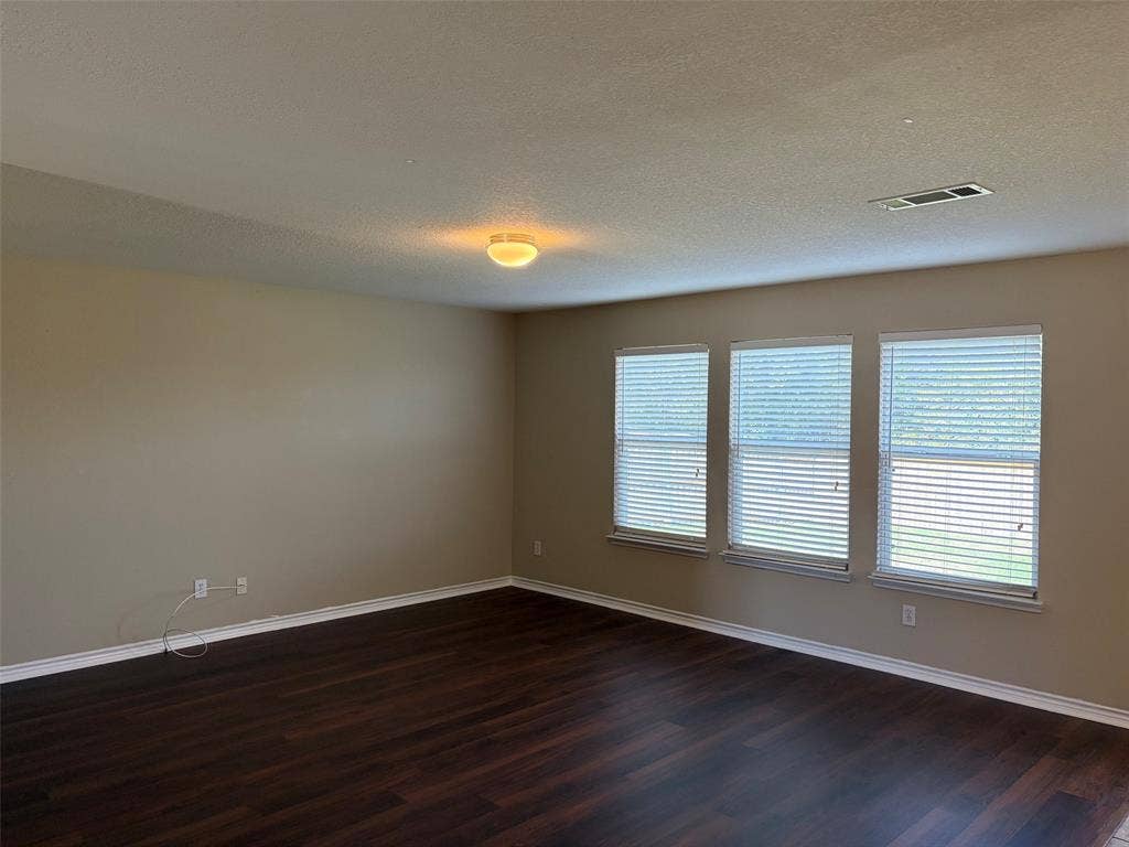 7961 Meadow Spring Lane, Fort Worth, TX 76120