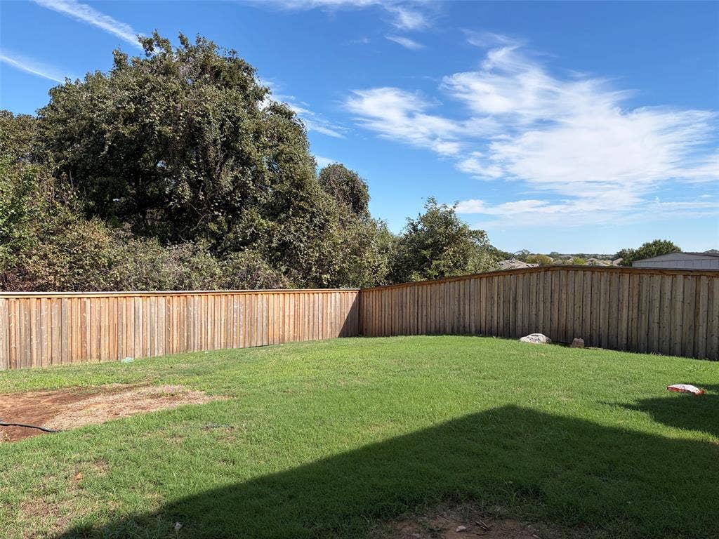 7961 Meadow Spring Lane, Fort Worth, TX 76120