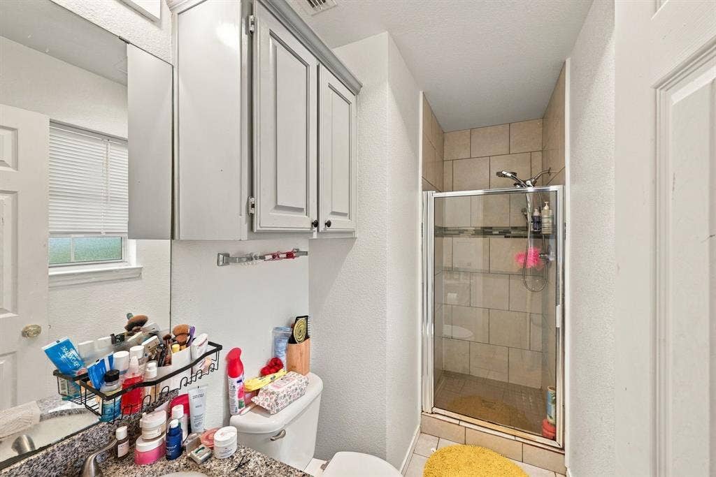 1307 Berry Drive, Cleburne, TX 76033 1307 Berry Drive, Cleburne, TX 76033