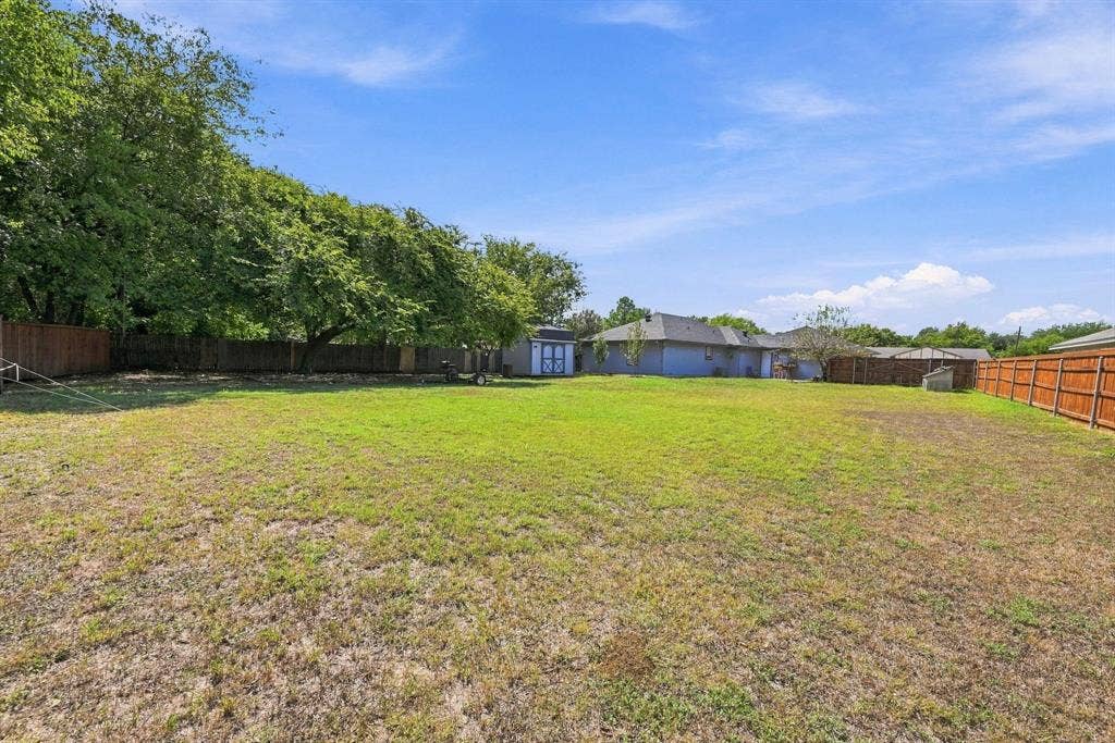 1307 Berry Drive, Cleburne, TX 76033 1307 Berry Drive, Cleburne, TX 76033