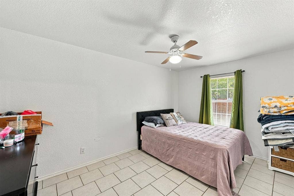 1307 Berry Drive, Cleburne, TX 76033 1307 Berry Drive, Cleburne, TX 76033