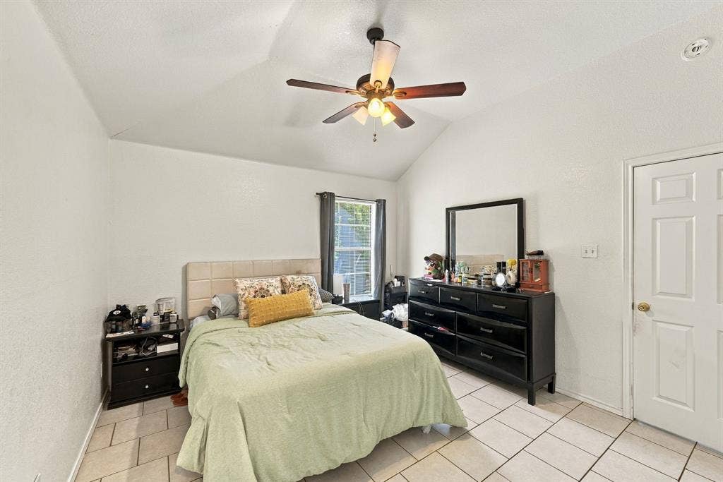 1307 Berry Drive, Cleburne, TX 76033 1307 Berry Drive, Cleburne, TX 76033