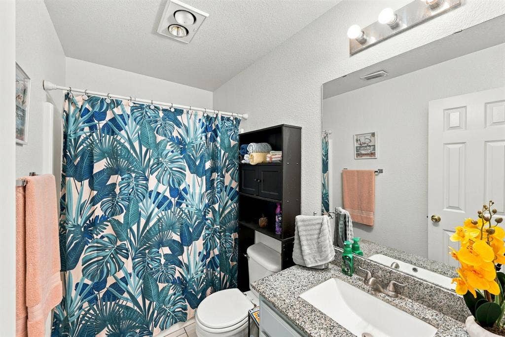 1307 Berry Drive, Cleburne, TX 76033 1307 Berry Drive, Cleburne, TX 76033