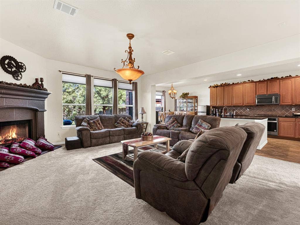 2328 Tawny Owl Road, Grand Prairie, TX 75052
