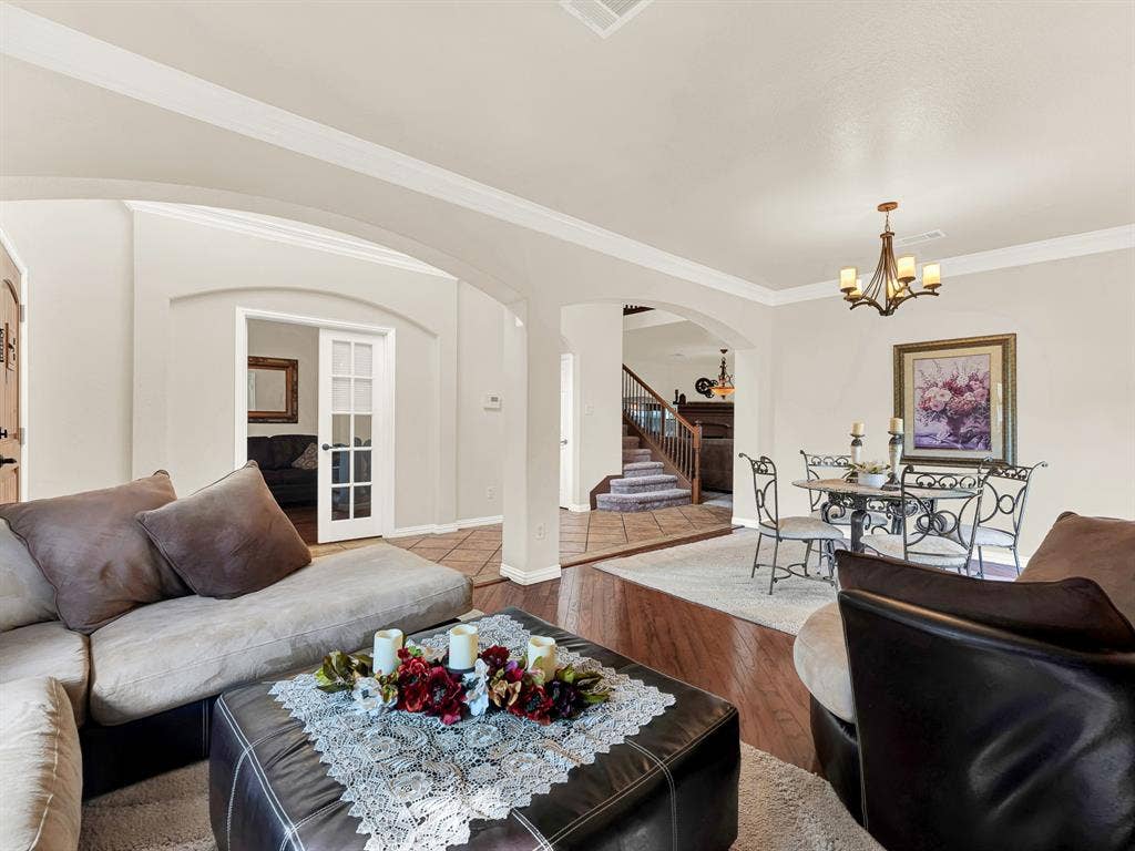 2328 Tawny Owl Road, Grand Prairie, TX 75052