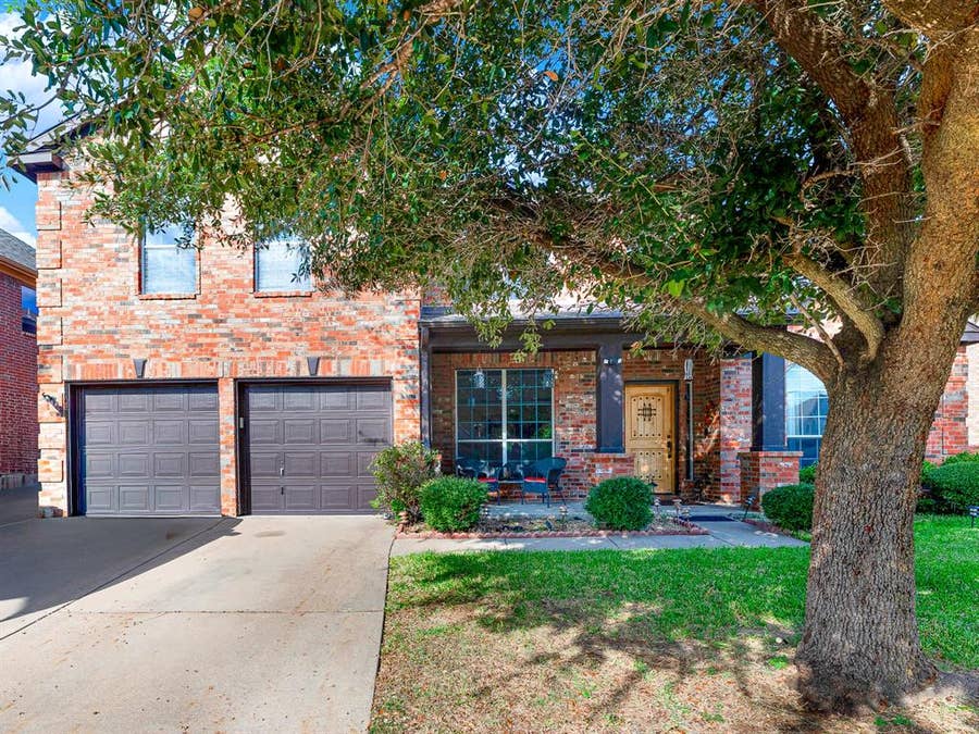 Property photo for 2328 Tawny Owl Road, Grand Prairie, TX
