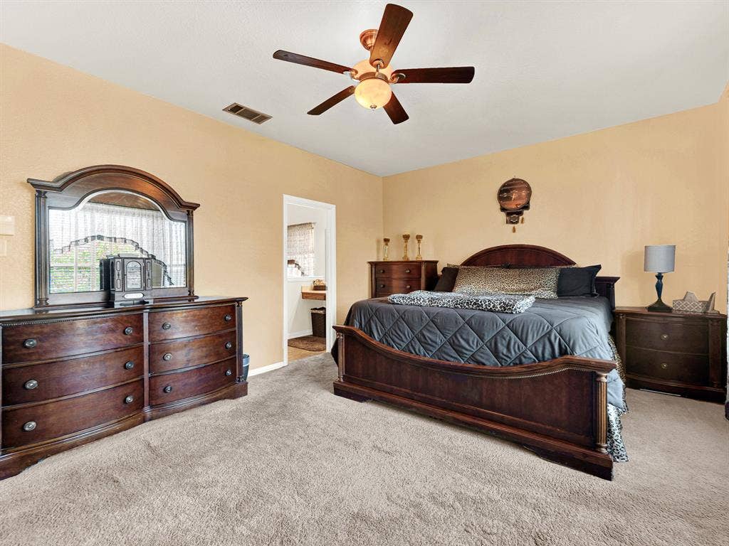 2328 Tawny Owl Road, Grand Prairie, TX 75052