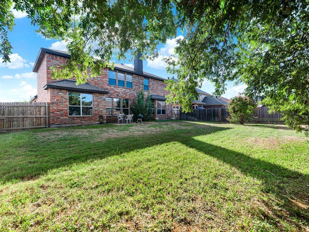 2328 Tawny Owl Road, Grand Prairie, TX 75052
