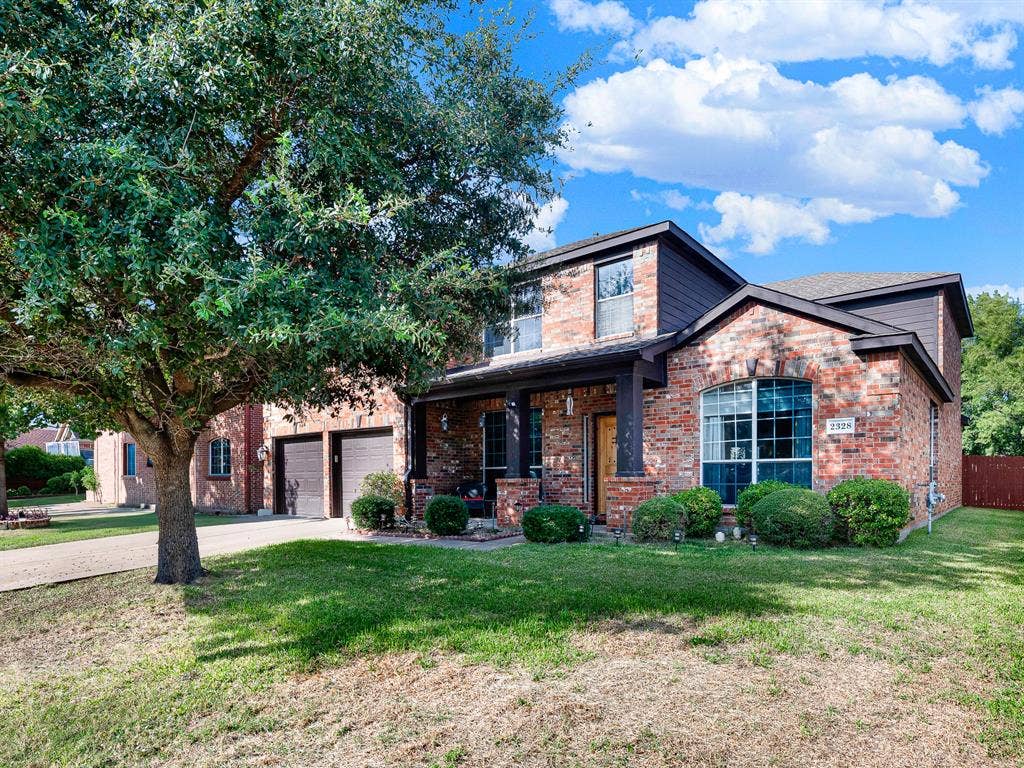 2328 Tawny Owl Road, Grand Prairie, TX 75052