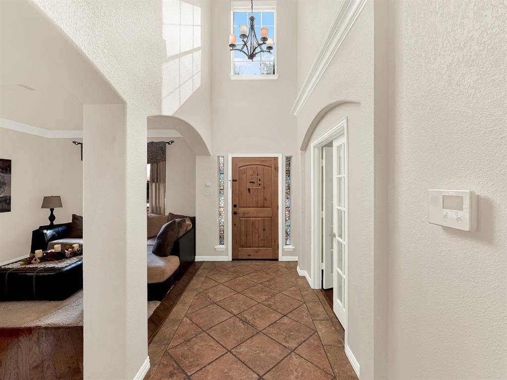 2328 Tawny Owl Road, Grand Prairie, TX 75052