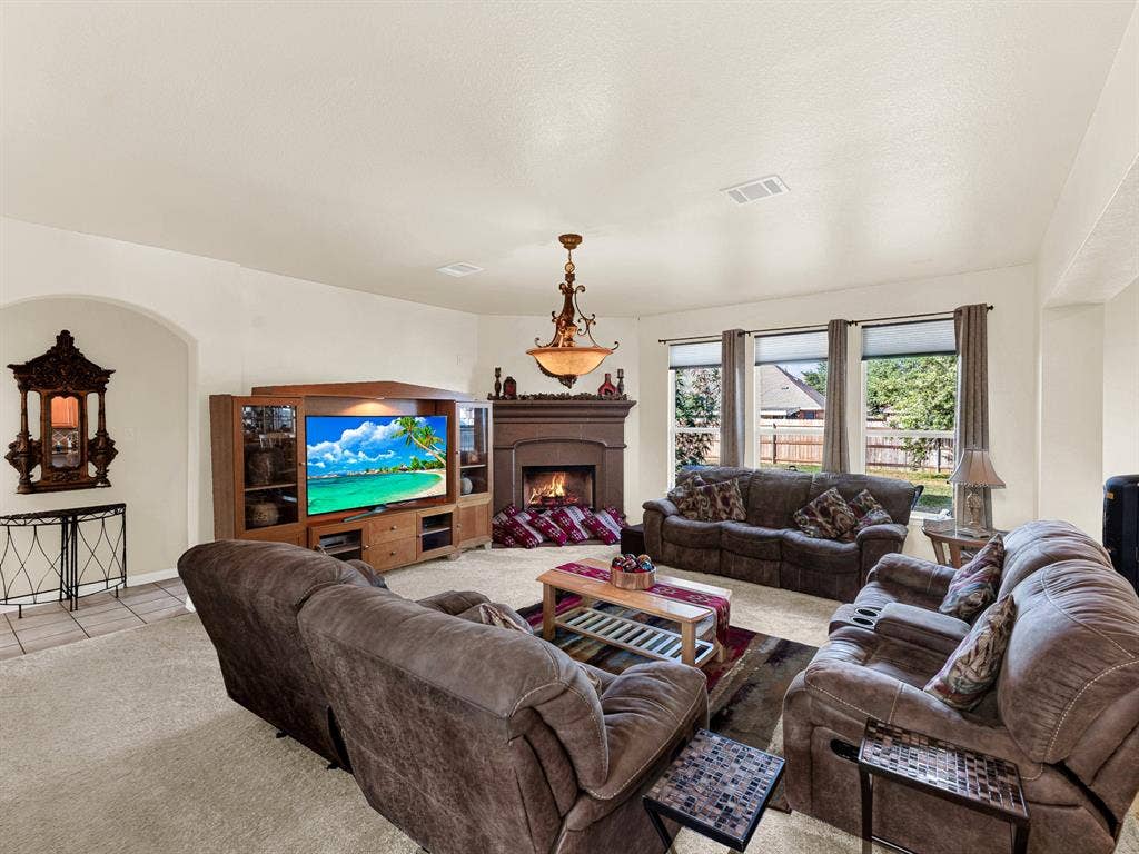 2328 Tawny Owl Road, Grand Prairie, TX 75052