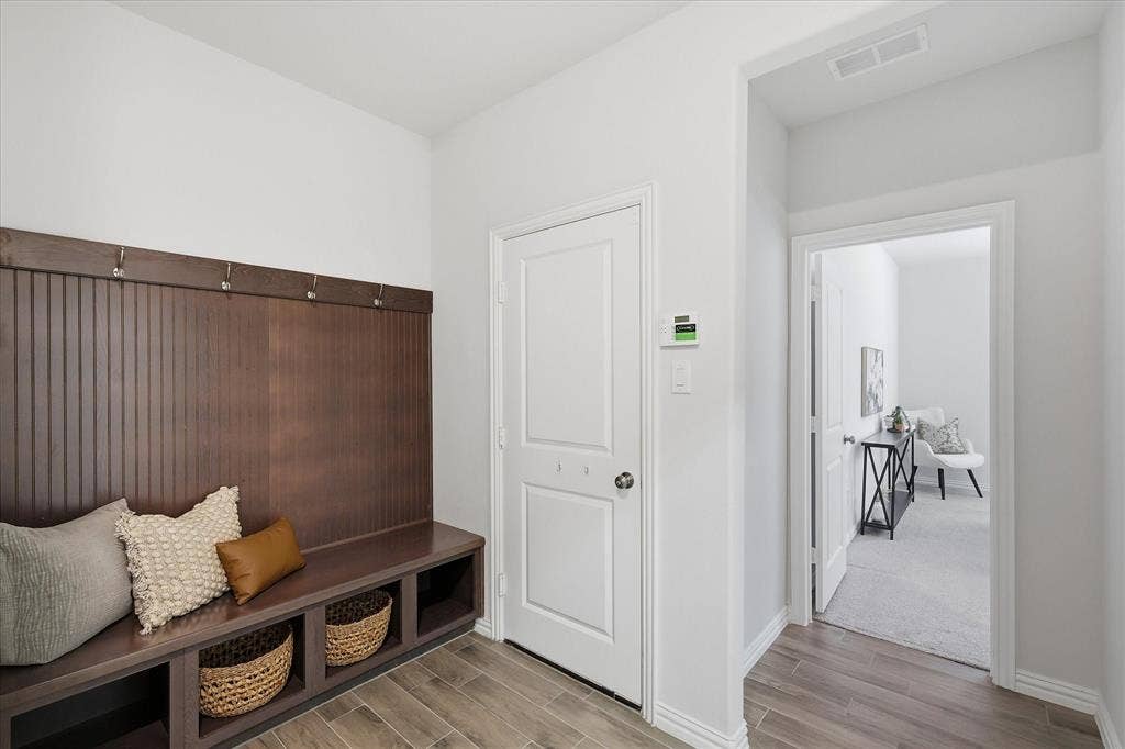 6417 Dolan Falls Drive, Northlake, TX 76226 Mud Room