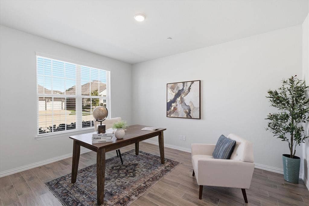 6417 Dolan Falls Drive, Northlake, TX 76226 Spacious and bright office.