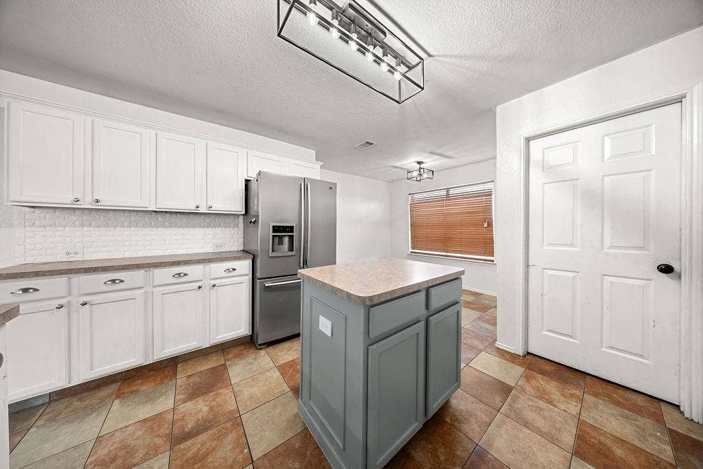 2215 Elm Falls Place, Mesquite, TX 75181