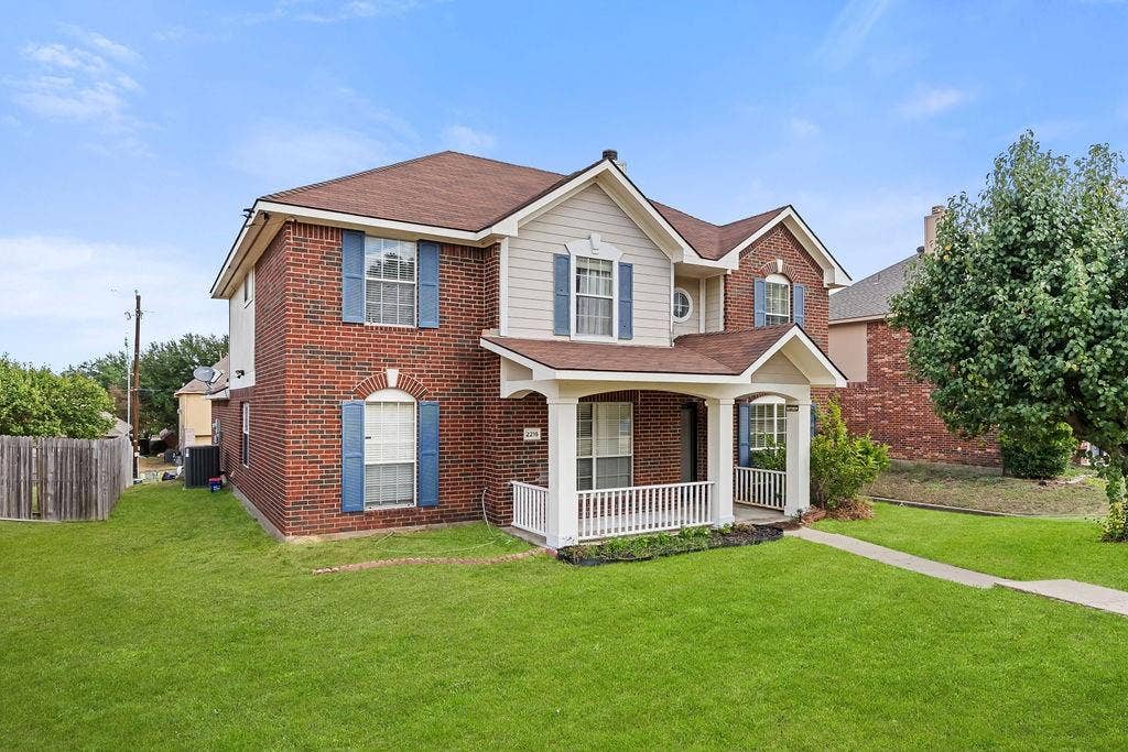 2215 Elm Falls Place, Mesquite, TX 75181