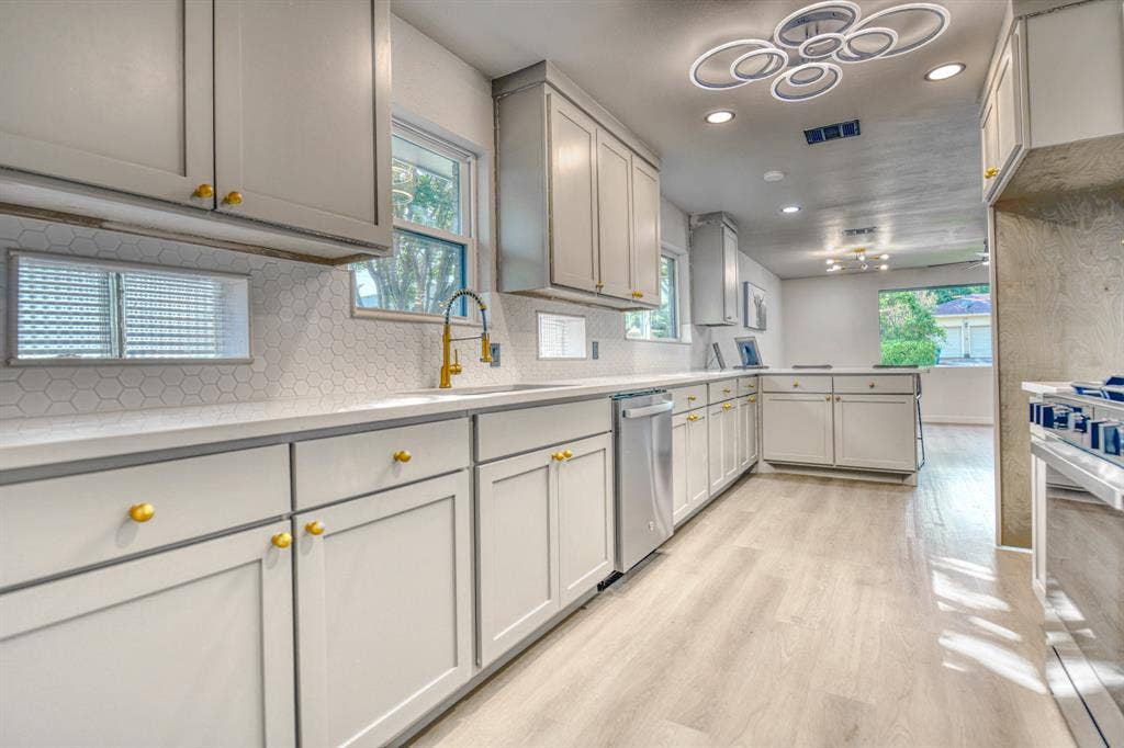 2305 Fenestra Drive, Dallas, TX 75228