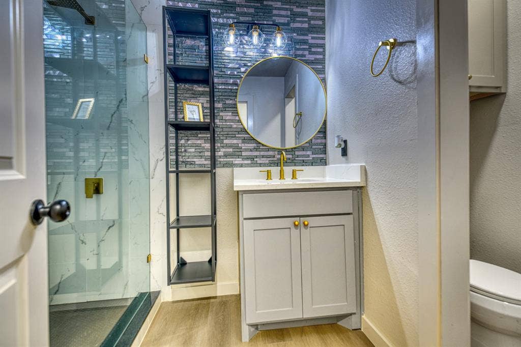 2305 Fenestra Drive, Dallas, TX 75228