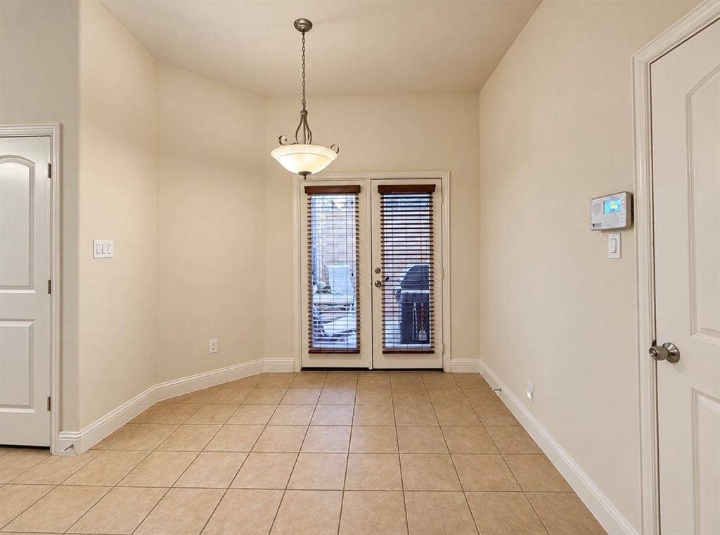 8616 Naomi Street, Plano, TX 75024 8616 Naomi Street, Plano, TX 75024