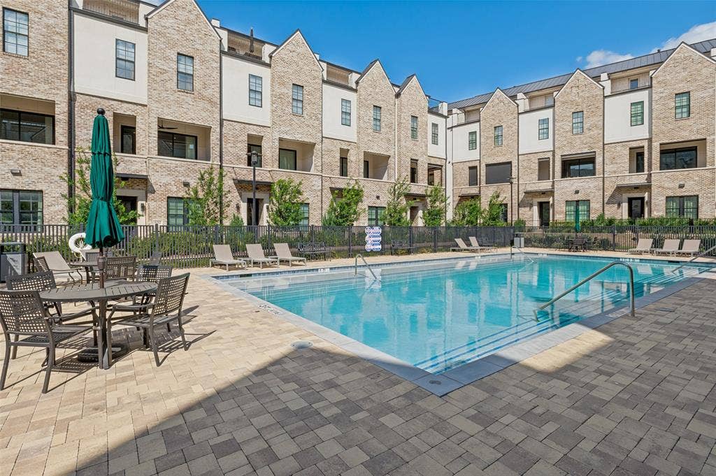 617 Dalton Lane, Irving, TX 75039