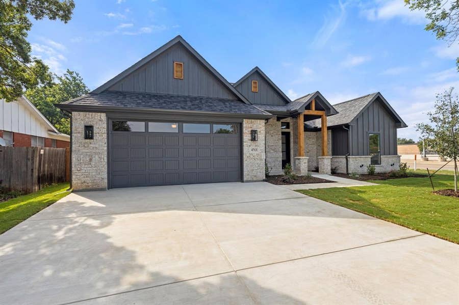 Property photo for 4713 SOUTH Drive, Fort Worth, TX