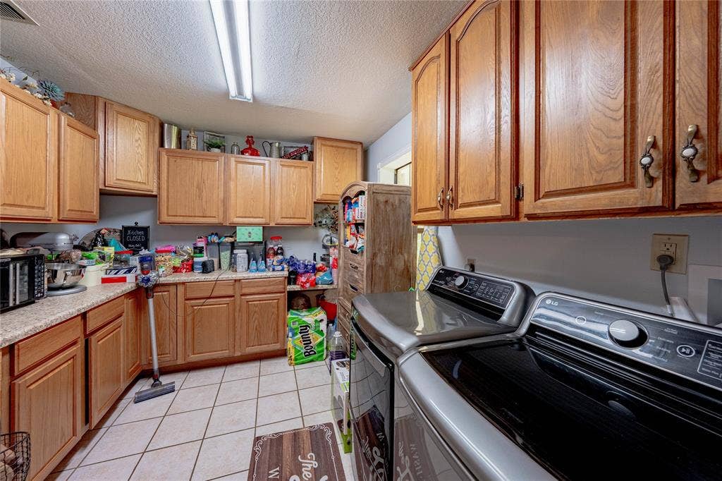 5 Linden Lane, Athens, TX 75751 Laundry/Pantry
