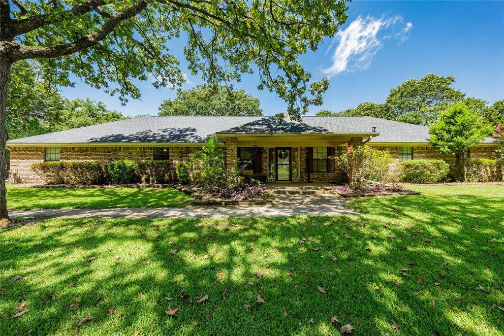 5 Linden Lane, Athens, TX 75751 5 Linden Lane, Athens, TX 75751