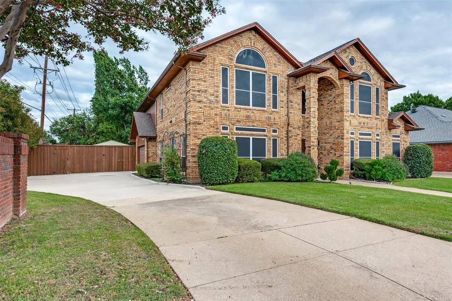 Property photo for 5401 Emerald Park Boulevard, Arlington, TX